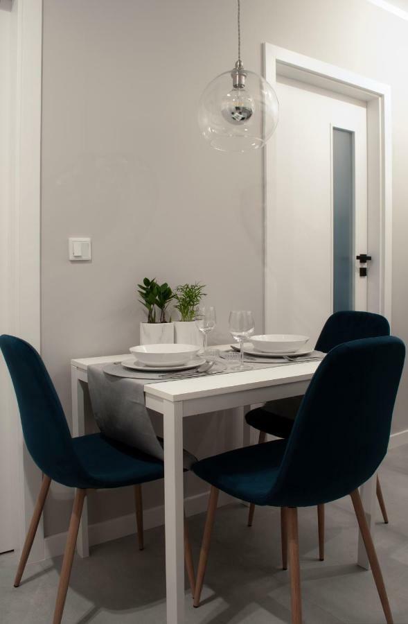 Navyblue Apartment Cracow Free Parking Tv Cracovia Esterno foto